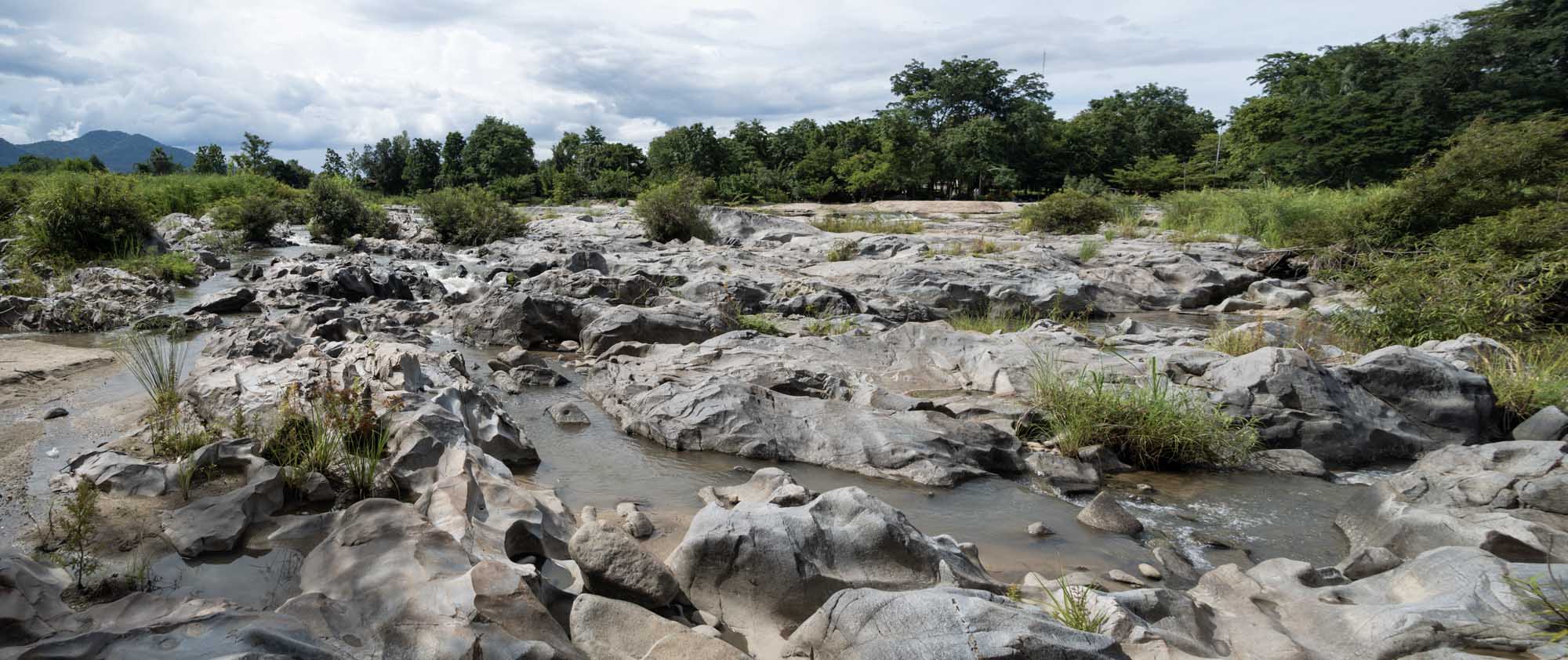 แหล่งท่องเที่ยวแก่งเกาะใหญ่ อำเภอขาณุวรลักษบุรี จังหวัดกำแพงเพชร