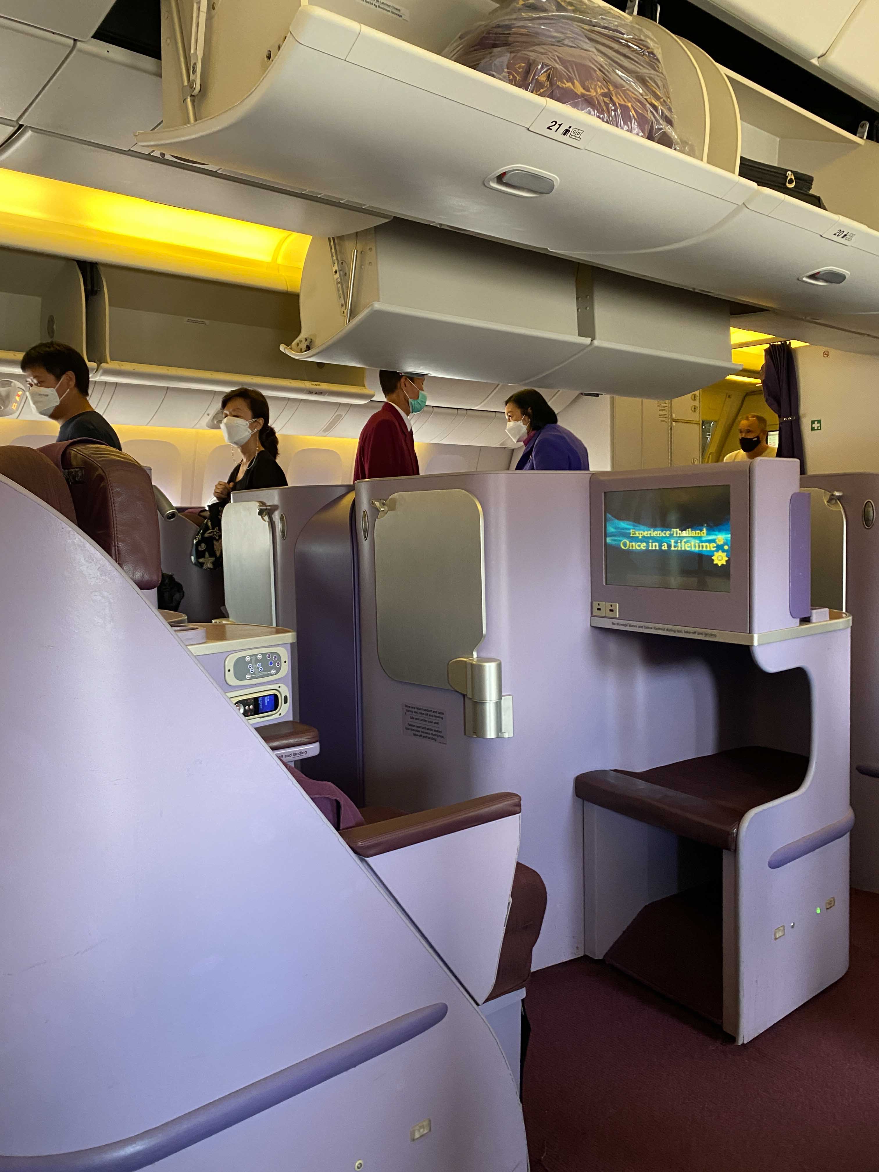 รีวิวเลาจน์ที่ singapore airline ที่สิงคโปร์สำหรับ business class และ flight การบินไทย