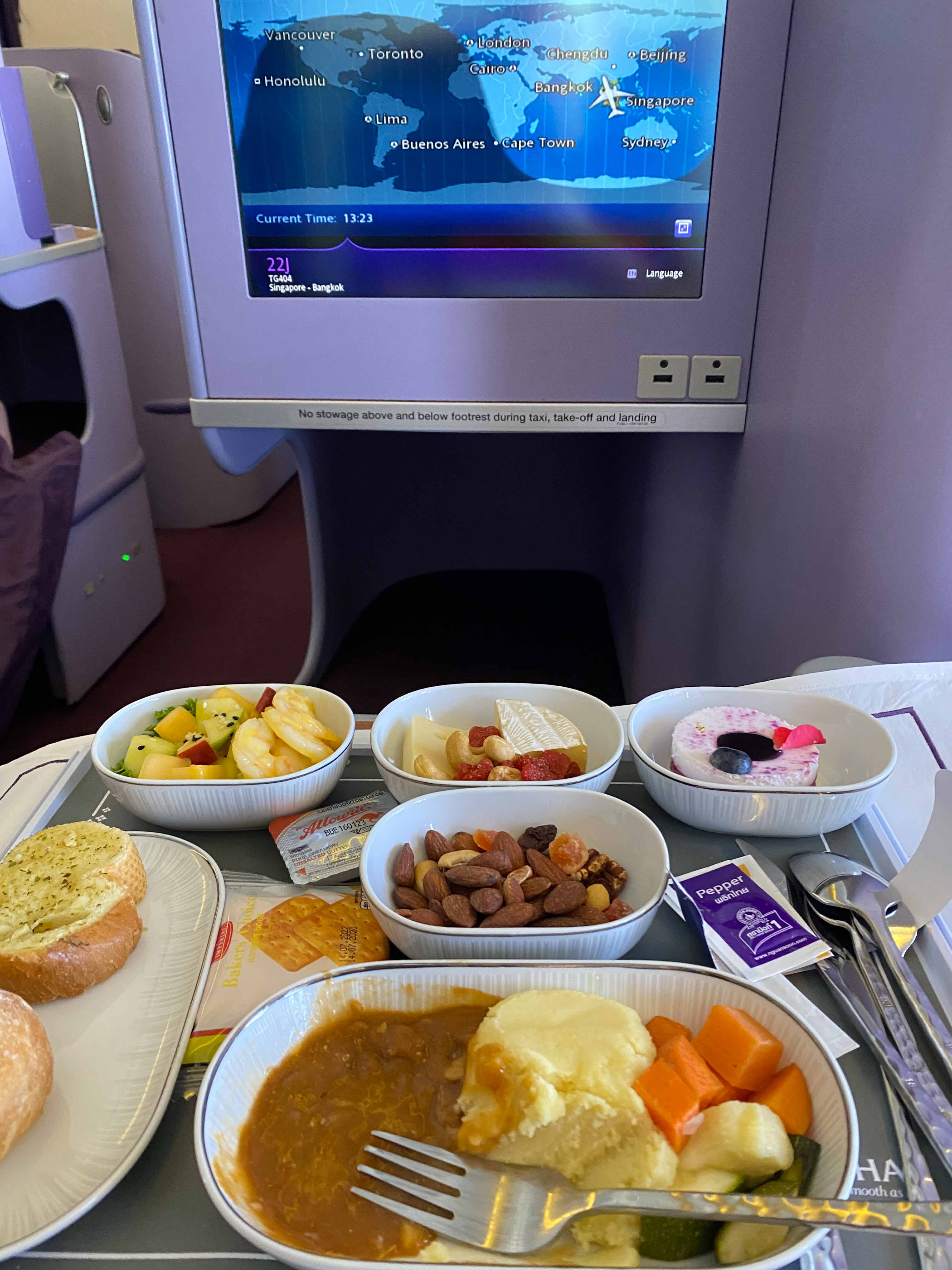 รีวิวเลาจน์ที่ singapore airline ที่สิงคโปร์สำหรับ business class และ flight การบินไทย